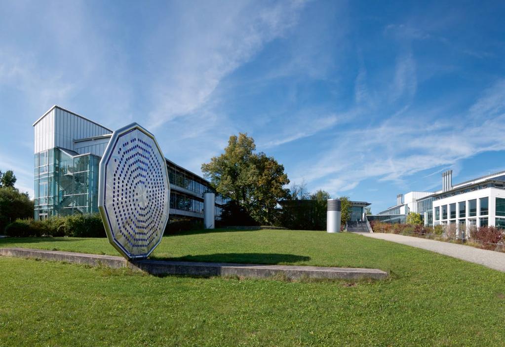 Die Fakultät für Ingenieurwissenschaften besteht aus 16 Lehrstühlen, welche die große Bandbreite der Bereiche Materialwissenschaft, Verfahrensund Energietechnik sowie Mechatronik abdecken.