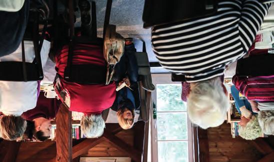 Zweimal im Jahr treffen sich leseund diskutierfreudige Senioren im Dachgeschoss des Haus des Gastes. Das nächste literarische Frühstück der Bücherei Prien findet voraussichtlich im Herbst 2018 statt.