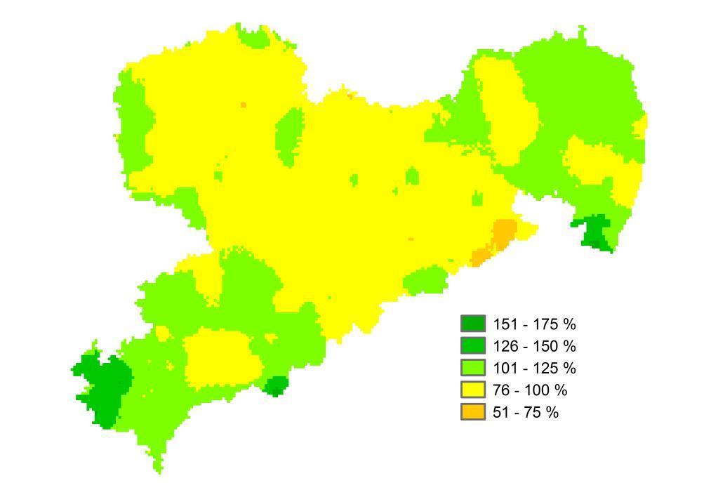 Januar dargestellt. In der Auswertung der Niederschlagshöhe im Vergleich zum mehrjährigen Mittel in Abbildung 2 zeigt, dass es fast in ganz Sachsen zu trocken war.