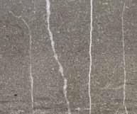 Herkunft Schweiz Kanten gesägt Material Gneis Oberfläche kugelgestrahlt RG Breite Länge Dicke Farbe Gewicht kg/m² Fr./m² 210330 82.