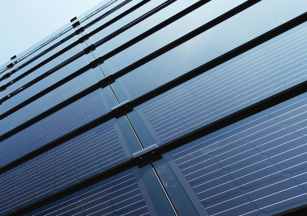 Befestigung von Solarmodulen an Fassaden.