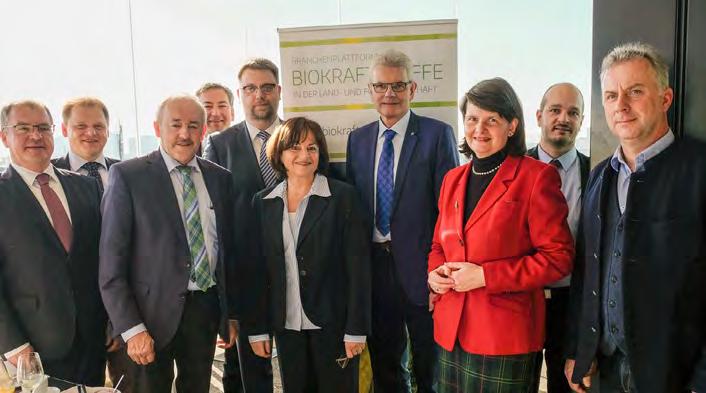 2017 in Berlin hat die Branchenplattform Biokraftstoffe in der Landund Forstwirtschaft aktuelle Positionen zum Energiesteuergesetz, zur Treibhausgas (THG)-Minderungsquote und der EU- Erneuerbaren