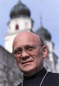 Günstige Voraussetzungen Abt Daniel Schönbächler gut einsetzbar für eine Kampagne, da sehr bekannt Konzentration