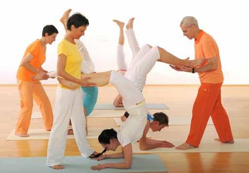 10 KALENDER JÄNNER SEPTEMBER 2016 Workshops 90-minütige Workshops & Vorträge zur Vertiefung der Praxis der 5 Punkte des Yoga Yoga@Home (im Rahmen des Tagesseminars, siehe auch Seite 9) Sa., 14.00 15.