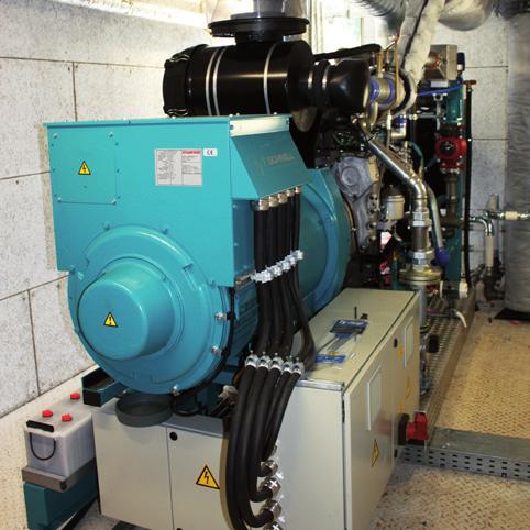 Überschüssige Wärme wird in gesonderten Heizwasser-Tanks gespeichert, so genannten Pufferspeichern.