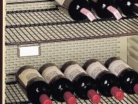 Beschriftungsetiketten (je nach Ausstattung) Abb. A Dem Gerät ist pro Auflagerost ein Beschriftungsetikett beigelegt. Darauf können Sie die im jeweiligen Fach lagernden Weinsorten vermerken.