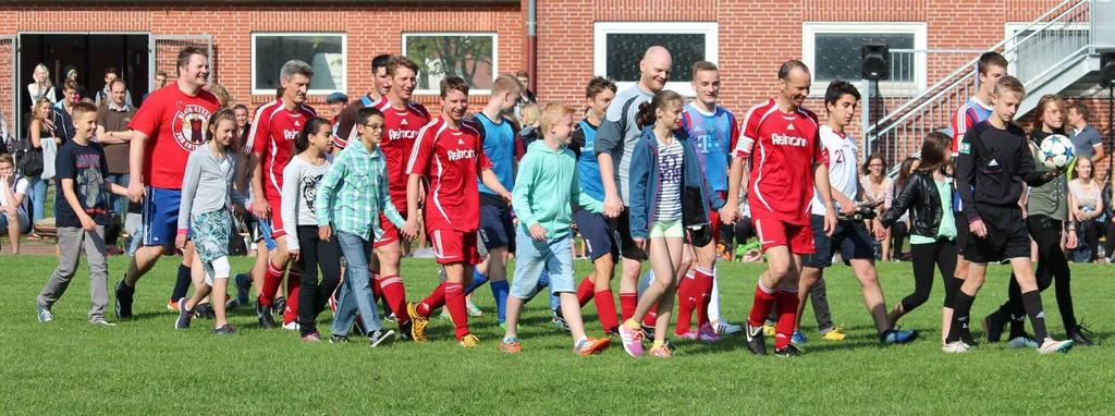 Minute... Leher-Schüler-Fußballspiel letzter Schultag am 22.07.2015.