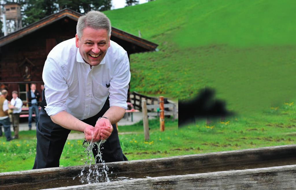 BMLFUW, Fotograf: Alex Gretter So schmeckt Wasser Wasser ist eine unentbehrliche Grundlage für ein lebenswertes Österreich. Deshalb ist es wichtig, dass wir sorgsam mit diesem kostbaren Gut umgehen.