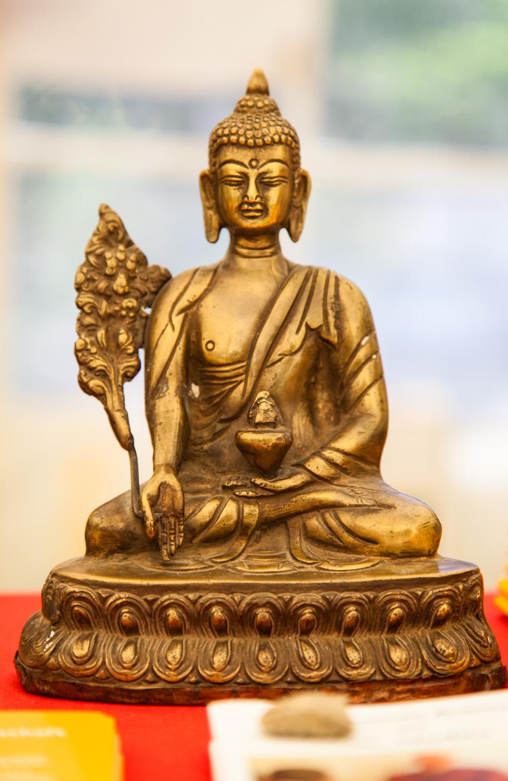 Der historische Buddha Buddha wurde zwischen 543 und 563 vor unserer Zeitrechnung in Lumbini (Nordindien) mit dem Namen Siddhattha Gotama (Pali) / Siddhartha Gautama (Sanskrit) geboren.