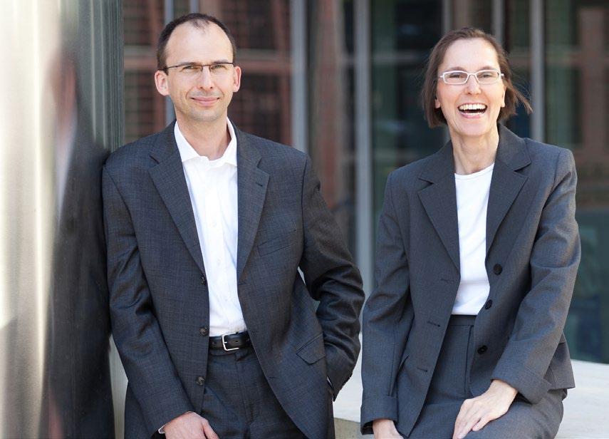 Brigitte und Ehrenfried Conta Gromberg seit über 20 Jahren als Ehepaar unternehmerisch tätig 4 GmbHs gegründet, darunter 2 Hamburger Start-ups bekennende Solopreneure und Home-Office Fans verstehen
