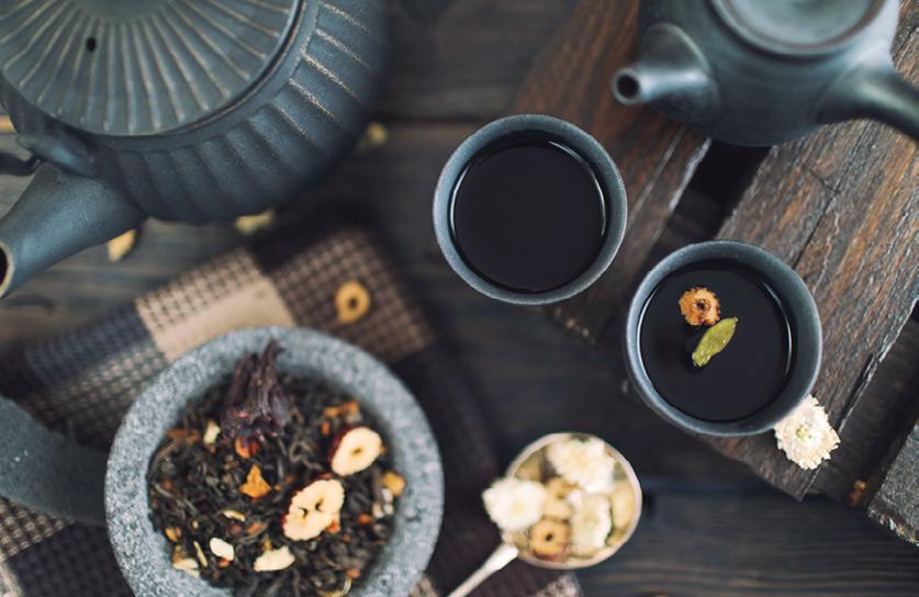 Die sechs Sorten aus der Teepflanze Teeähnliche Sorten Der Mythos Oolong Vor allem um den besonderen Namen dieses Tees ranken sich viele mystische Geschichten.