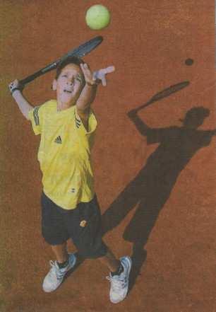 TuSpo Ziegenhain Abt. Tennis Presseartikel von 2000-2007 (Archiv) 23 Tennisspielen. Eine Zeitlang ging der mittlerweile Elfjährige auch noch zum Fußball.