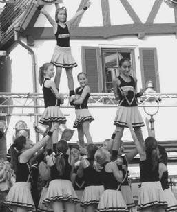Um euch zu zeigen, was alles zum Cheerleading gehört, veranstalten wir ein Cheerleader-Anfänger-Camp für die Böblinger Schulen.