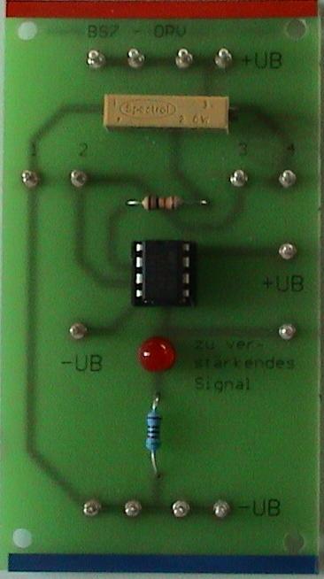 LM 358-Baustein Spindelpoti zum Einstellen des Schaltpunktes Integrierter Spannungsteiler zur Aufnahme von Bauteilen Einfache