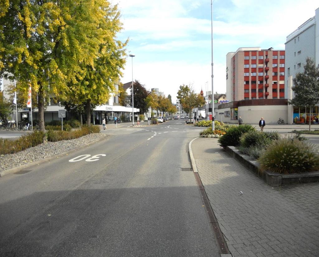 Linksabbiegen / Rechtsvortritt Bahnhofstrasse - Kyburgstrasse 1.