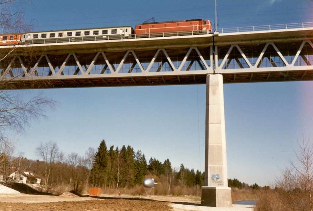 Verbund-Fachwerkbrücke - oben liegende Fahrbahn Foto: R. G.