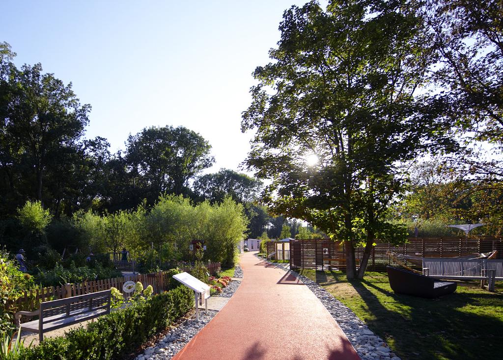 DIE GARTEN TULLN Europas erste und bislang einzige ökologische Gartenschau! Im Jahr 2008 wurde DIE GARTEN TULLN GmbH als Dauereinrichtung mit über 60 ökologisch gepflegten Schaugärten eröffnet.