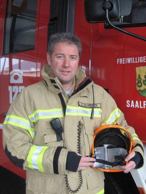 Vorwort des Ortsfeuerwehrkommandanten Liebe Saalfeldnerinnen und Saalfeldner! Ich freue mich sehr, dass Sie Interesse am Tätigkeitsbericht der Freiwilligen Feuerwehr Saalfelden haben.