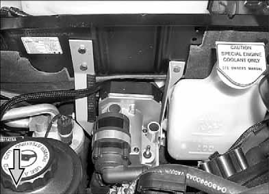 PT-Cruiser Thermo Top C - Halter mit Bundmutter am Stehbolzen () - Halter () mit zwei Schrauben M6 x 0 mm (, 5), Karosseriescheiben und Bundmuttern am Wasserkasten - Halter () mit Schraube M6 x 0