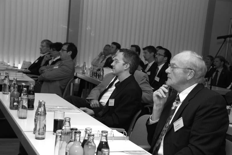 Qualifikation und Weiterbildung, Veranstaltungen UdZ Bild 1 Teilnehmer der 16. Aachener ERP-Tage Foto: David Wilms Unterstützungsprozessen.