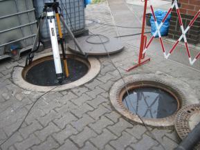 Anforderungen bei der Nutzung von Abwasseranlagen als Auffangvorrichtung 22 AwSV Rückhaltung wassergefährdender Stoffe in betrieblicher Kanalisation ausnahmsweise zulässig wenn: Austritt