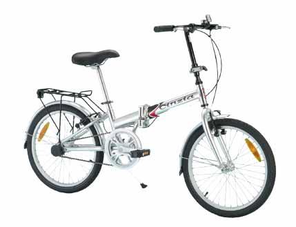 KLAPPBARE FAHRRAD «SEA BIKE» AUS ELOXIERTEM ALUMINIUM Geöffnet: L. 145 x H. 100 x W. 40 cm. Zusammengeklappt: L. 80 x H. 70 x W. 37 cm. Hinterbremse: Trommelbremse.