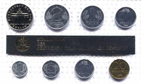 55,- Minisatz 1987 6804 Minisatz 1987 1 Pfennig bis 2 Mark und Medaille "Schmieden"... prfr Orig. 48,- Kurssatz 1989 6810 Kurssatz 1989 1 Pfennig bis 5 Mark Brandenburger Tor.