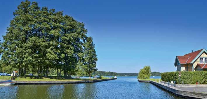 Donnerstag 26.07.2018 9:30 Uhr Ausflug Mirow (Müritz) Rund um das Residenzschloss Sie fahren im Bus zur Mecklenburgischen Kleinseenplatte nach Mirow.