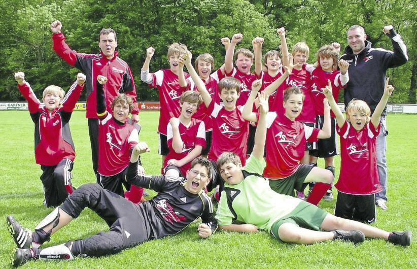 de. Schaidter D-Jugend Fußball-Saison wird mit Meistertitel gekrönt Im letzten Rundenspiel in Knittelsheim konnte die Schaidter D-Jugend mit einem 3:0-Sieg die Meisterschaft der Kreisklasse feiern.