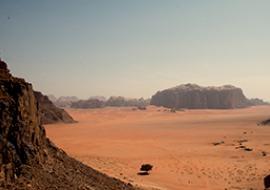 Wadi Rum Das Wadi Rum gehört zweifellos zu den reizvollsten Wüsten der Welt.