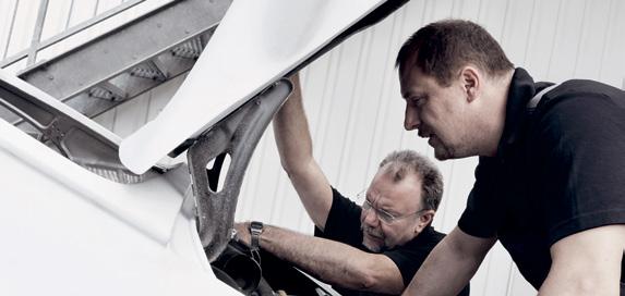 1. Kostenschätzung. Annäherung: Anhand von Fotos ermitteln die Spezialisten von Porsche Classic eine erste grobe Kostenschätzung für die Restaurierungsarbeiten am Porsche Klassiker.