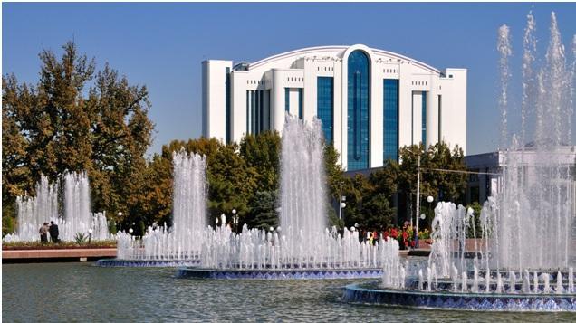 Seite 3 von 9 Reiseverlauf (F=Frühstück, M=Mittagessen, A=Abendessen) 1. Tag Ankunft in Usbekistan (-/-/-) Herzlich willkommen in Usbekistan!