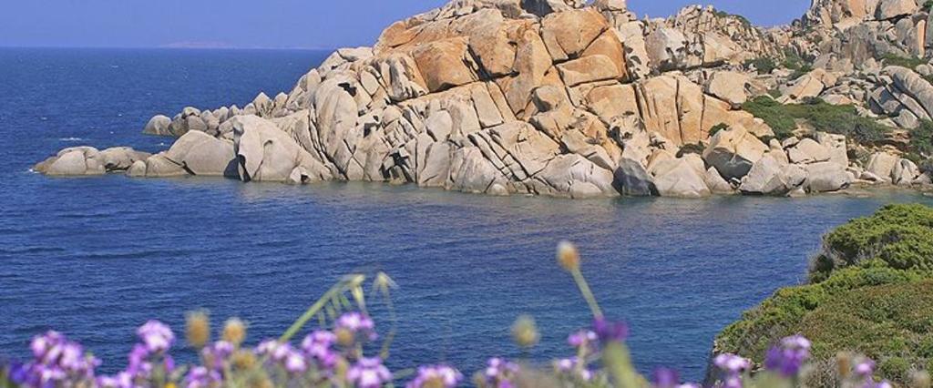 Sardinien Smaragd des Mittelmeers Geradezu paradiesisch zeigt sich der Norden der Insel Sardinien.