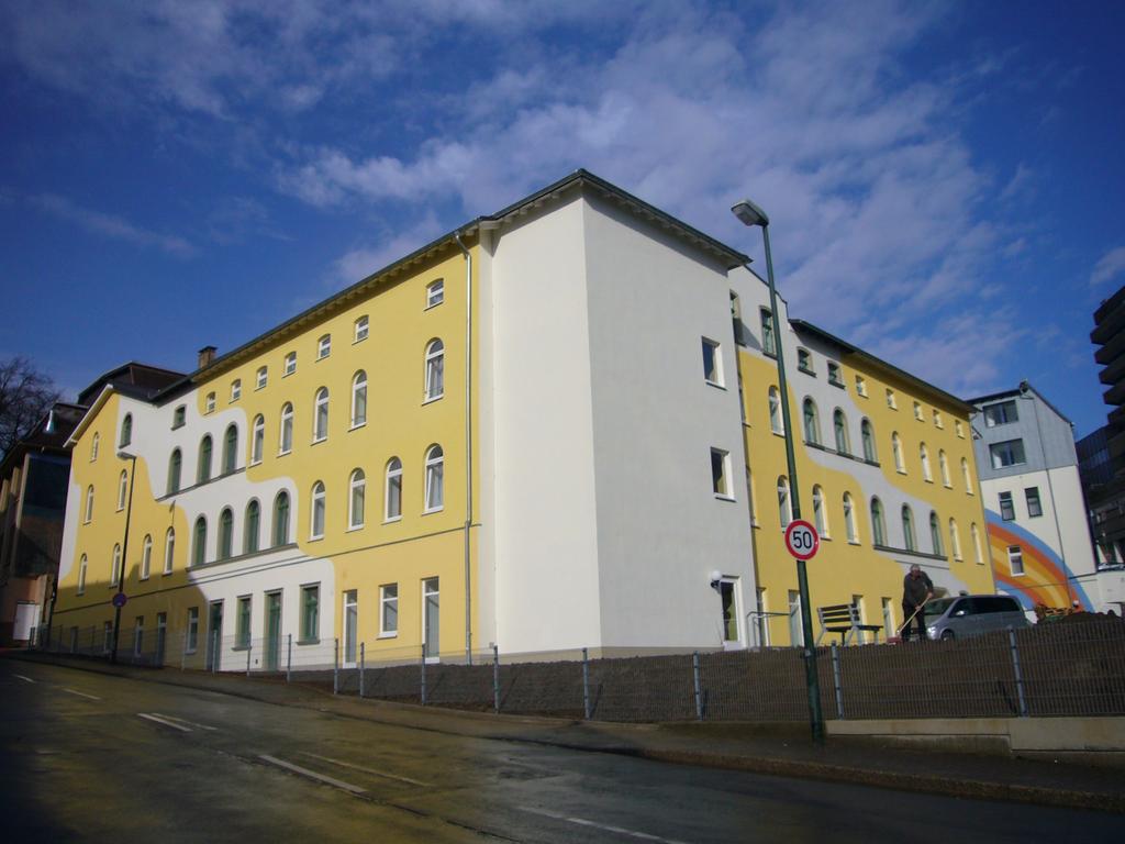 2009 Lüdenscheid Kurze Straße Südstraße - Umnutzung eines ehemaligen Fabrikkomplexes - Funktion: - Pflegeheim mit 80 Betten - Wohngemeinschaft Demenz mit 20 Betten -