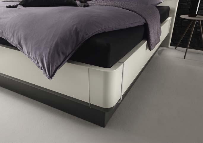 Kombiniert man MULTI-BED mit dem Federholzrahmen hülstaflex Comfort C, kann man dank Liftfunktion und eingebauter Gasdruckfeder