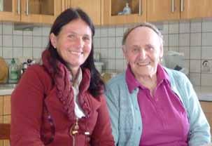 September 2012 namens der Gemeinde Gaimberg Frau Walpurga Infeld zu ihrem 85. Geburtstag.