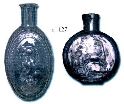 Die Büste NAPOLÉON wurde 1833 gekauft von der Glasfabrik Trélon im Norden, Spezialist für Flaschen für den Kaminsims [flacons de cheminée] mit Büsten von berühmten Männern.