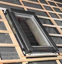 + rám umožňuje spojenie strešného okna a strešného plášťa bez vzniku tepelných mostov, a preto je možné počítať so snížením tepelnej priepustnosti cca o 0,1 W/m 2 K + vodotesné napojenie vďaka