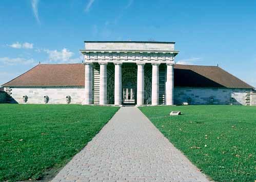 Die Pracht liegt südlich von Besançon an der N83.