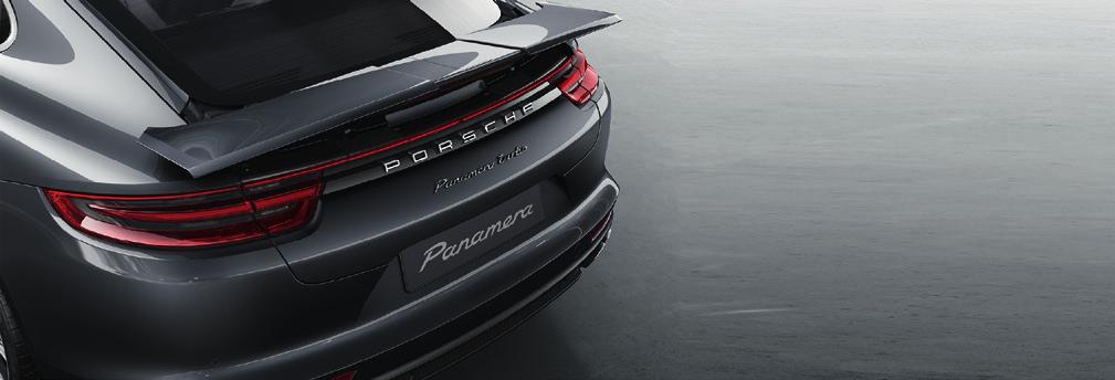 Porsche Panamera 4 E-Hybrid Kraftstoffverbrauch (in l/100 km): kombiniert 2,5; CO2-Emissionen kombiniert 56 g/km; Stromverbrauch kombiniert 15,9 kwh/100 km AUF DER RENNSTRECKE GEBOREN.