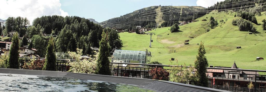 Outdoor-Whirlpool die klare Tiroler Höhenluft fördert die Regeneration