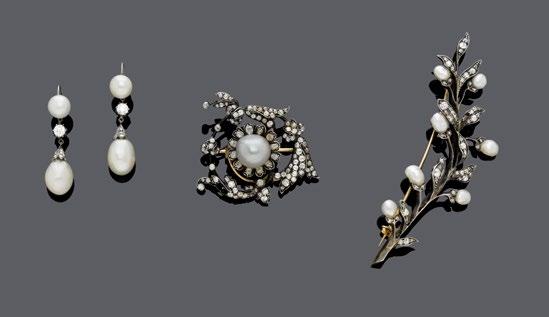 2162 2163 2164 2162 NATURPERLEN-OHRHÄNGER. Silber und Weissgold. Dekorative Ohrhänger mit Brisur, besetzt mit je 1 tropfenförmigen, bzw. 1 boutonförmigen, cremefarbenen Perle von ca.