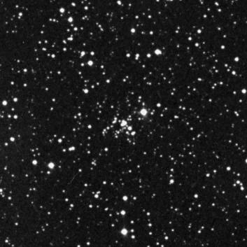 Unerwartete Entdeckung Beim Betrachten von DSS Bildern im Sternbild Auriga zufällig Sternhaufenähnliches Objekt gefunden Objekt in keinem Katalog enthalten und auch nicht im SIMBAD