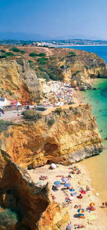 Algarve Impressionen Mediterranes Flair am Atlantik Wo Himmel und Meer sich treffen, Land und Horizont in blassen Nebeln verschmelzen, wo weißer Sand, goldfarbene Felsen und schäumende Gischt in