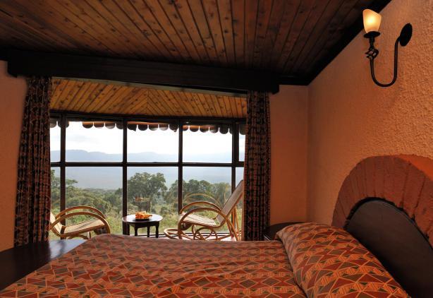 Dort werden Sie abgeholt und ins Mount Meru Hotel gebracht. F 10. Tag: Fahrt zum Ngorongoro-Krater Der Vormittag steht Ihnen zur freien Verfügung.