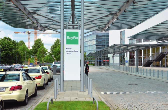 Eingangsbereich / Entrance Area ZWILLINGSPFOSTEN TAXIZUFAHRT Immer das Ziel vor Augen bringen die Zwillingspfosten entlang der Taxizufahrt Ihre Botschaft sowohl bei der An- als auch der Abreise in