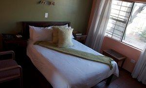 alle Vogelliebhaber. Kalahari Arms Hotel Ghanzi Das Kalahari Arms Hotel ist die beste Übernachtungsmöglichkeit in Ghanzi.