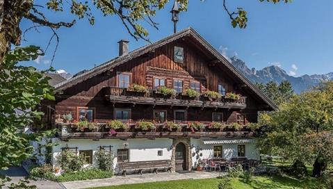 Werkstatt am Waisenhaus/Wasserturm Seite 24 Reise nach Österreich 2 6 Die Reise ist im Juni. 3. Juni bis 8. Juni Alle, die gut gehen können. Alle, die gerne in den Bergen wandern.