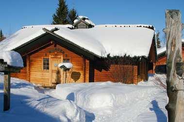 hoteleigenen Skishop ab. Hochwertige Langlaufausrüstung und Schneeschuhe können hier auch gemietet werden, gestartet wird direkt vom Hotel aus.