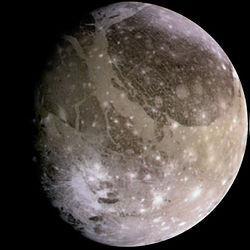Sonnensystems, sogar größer als Merkur, welcher jedoch eine höhere Dichte hat 6.